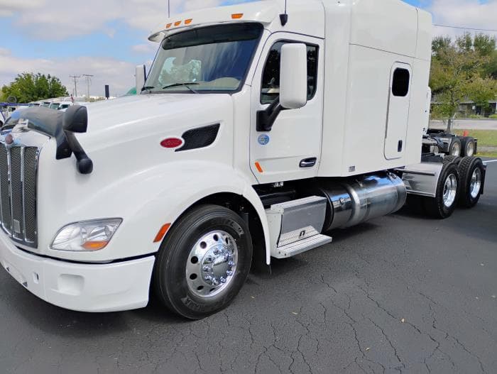 2022 Peterbilt 579 — photo 7