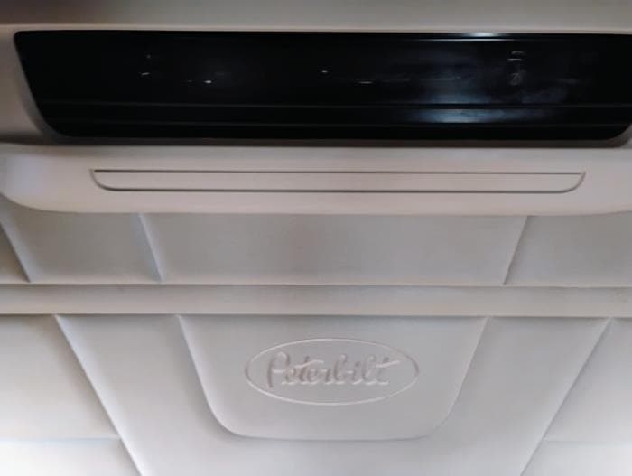 2022 Peterbilt 579 — photo 31