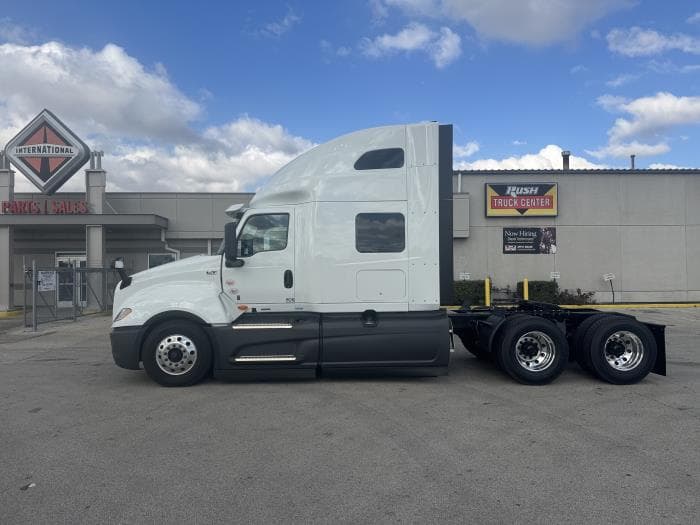 2026 International LT — photo 3