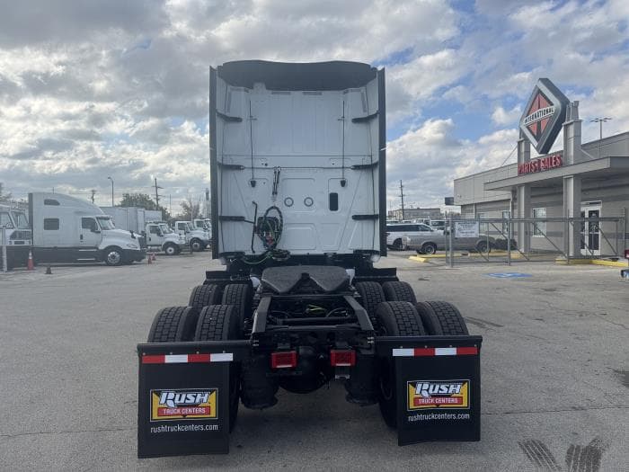 2026 International LT — photo 5