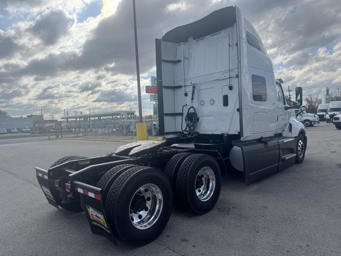 2026 International LT — photo 6