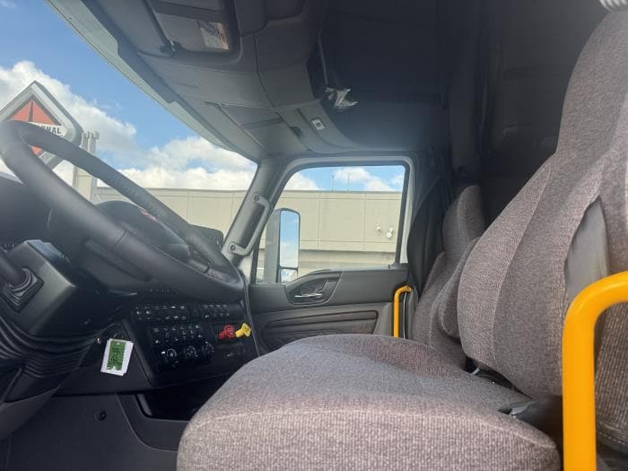 2026 International LT — photo 9