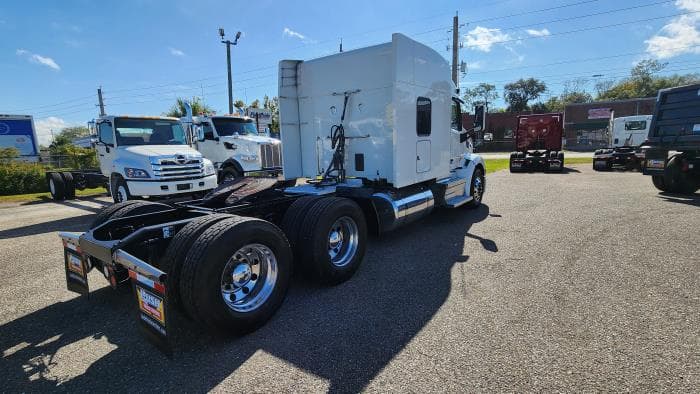 2022 Peterbilt 579 — photo 6