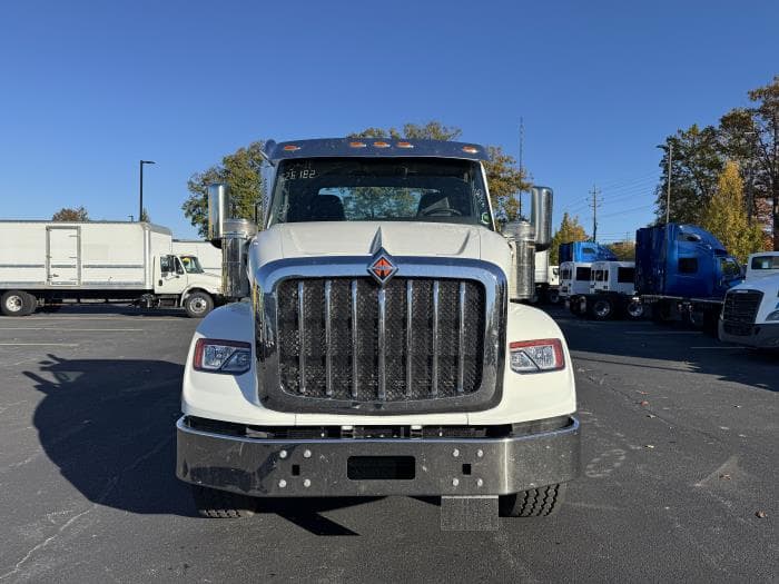 2026 International HX — photo 3