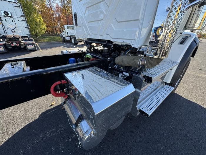 2026 International HX — photo 6