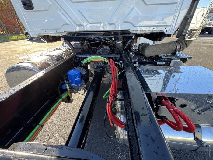 2026 International HX — photo 7