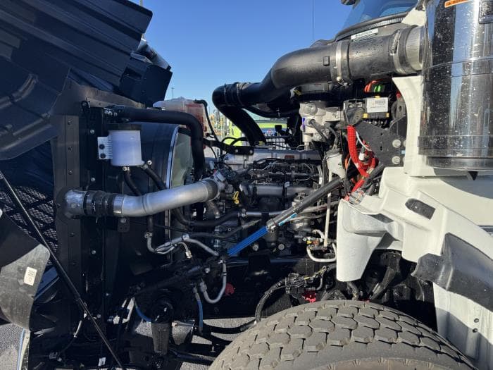 2026 International HX — photo 20