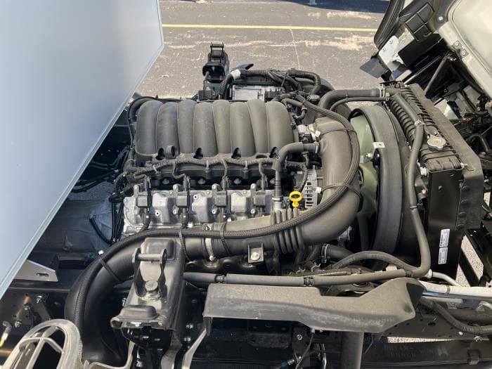 2025 Isuzu NPR — photo 12