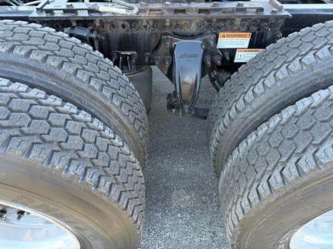 2023 Freightliner Cascadia — photo 21