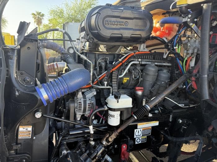 2023 Peterbilt 579 — photo 9