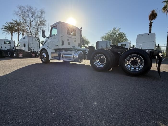 2023 Peterbilt 579 — photo 4