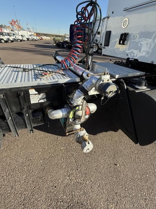 2023 Peterbilt 579 — photo 8