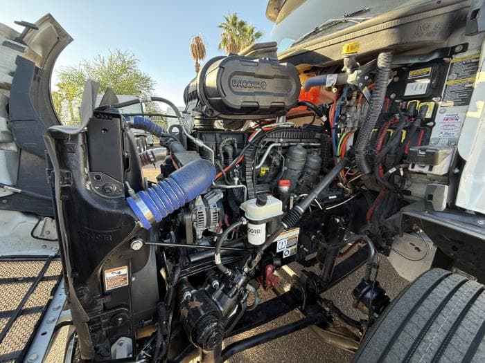 2023 Peterbilt 579 — photo 11