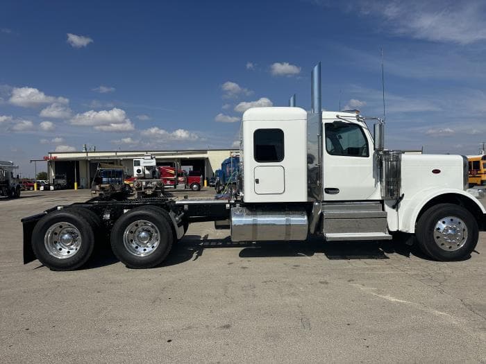 2026 Peterbilt 589 — photo 8