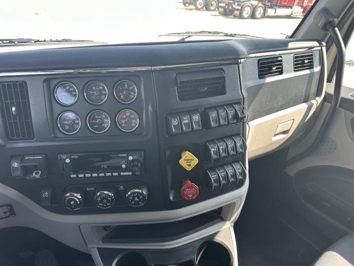 2026 Peterbilt 589 — photo 11