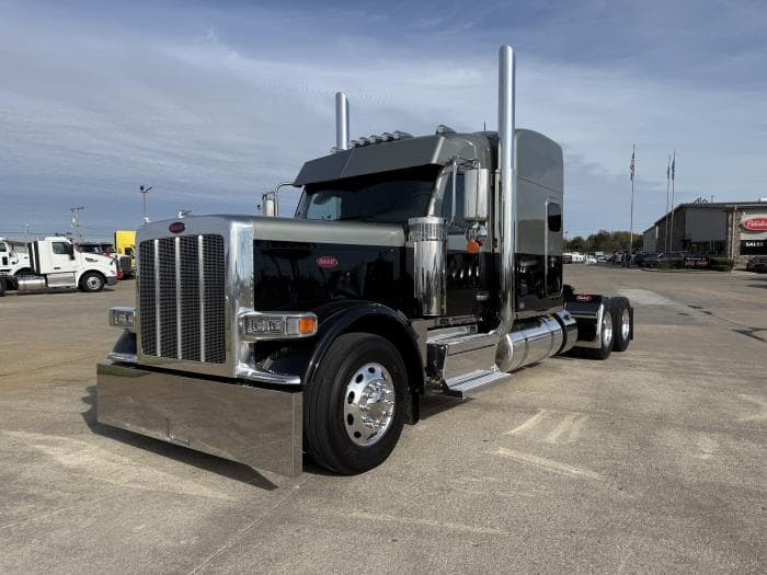 2026 Peterbilt 589 — photo 2