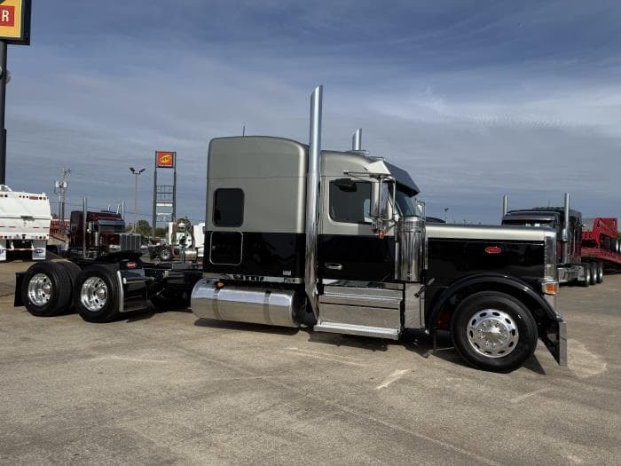 2026 Peterbilt 589 — photo 23