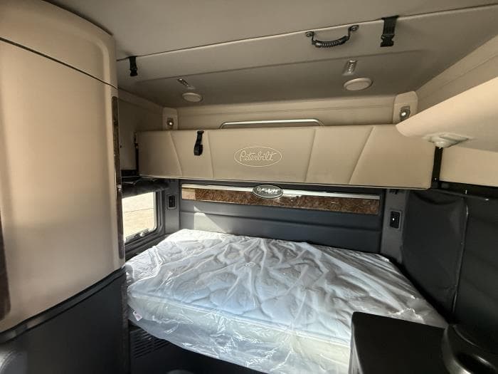 2026 Peterbilt 589 — photo 37