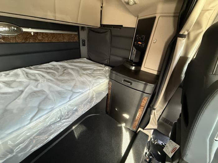 2026 Peterbilt 589 — photo 38