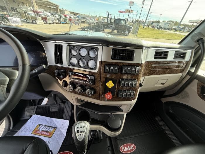 2026 Peterbilt 589 — photo 41