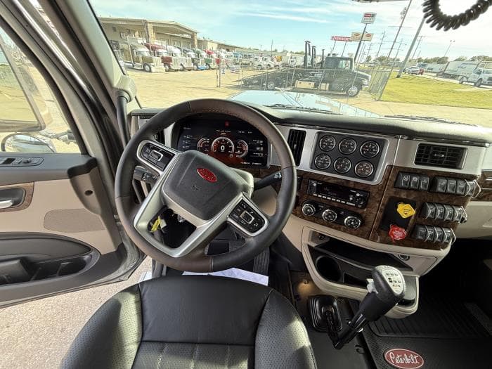 2026 Peterbilt 589 — photo 42