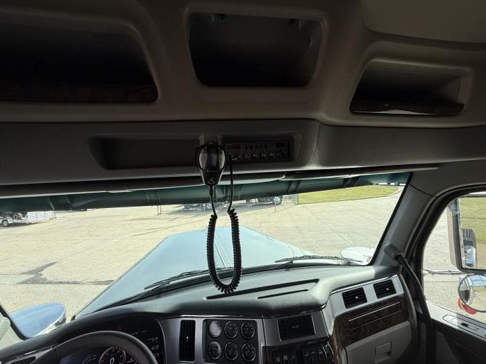 2026 Peterbilt 589 — photo 43