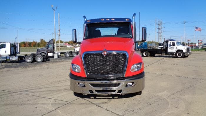 2026 International LT — photo 3