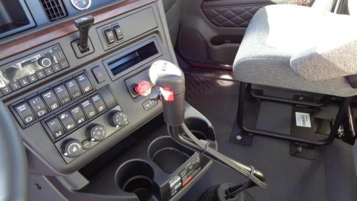 2026 International LT — photo 16