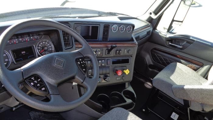 2026 International LT — photo 12