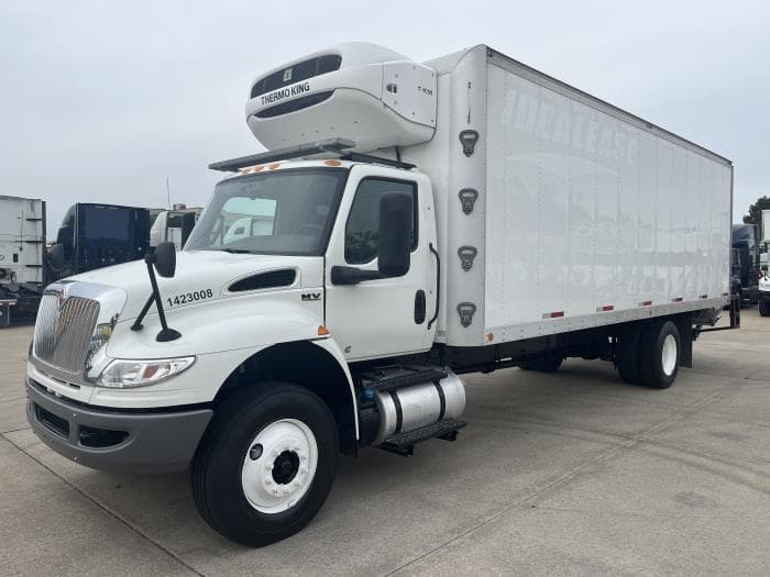 2022 International MV — photo 2