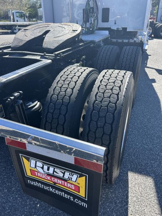 2022 Peterbilt 579 — photo 9
