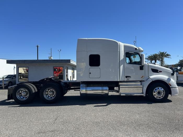 2022 Peterbilt 579 — photo 10