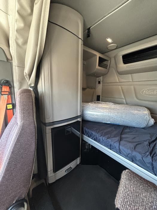 2022 Peterbilt 579 — photo 23