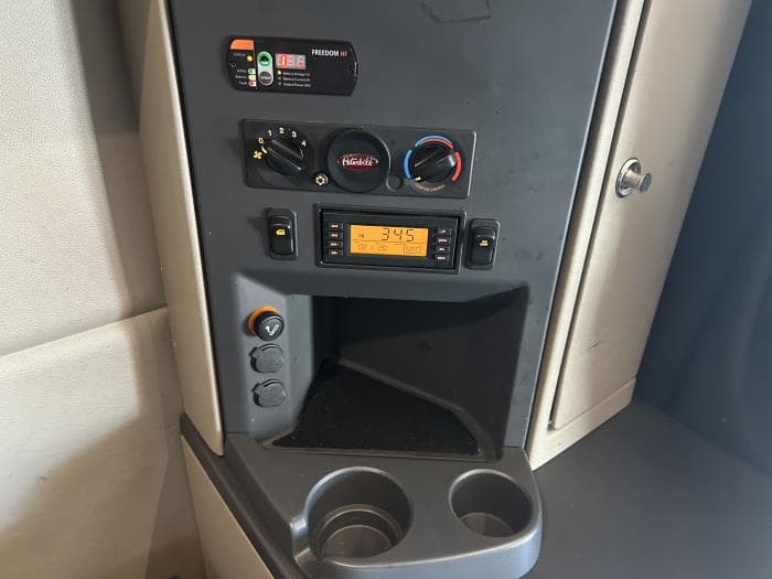 2022 Peterbilt 579 — photo 26