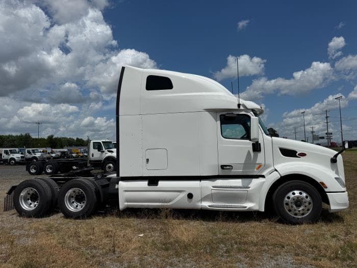2021 Peterbilt 579 — photo 7