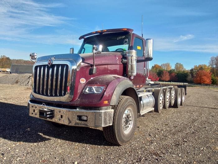 2026 International HX — photo 2