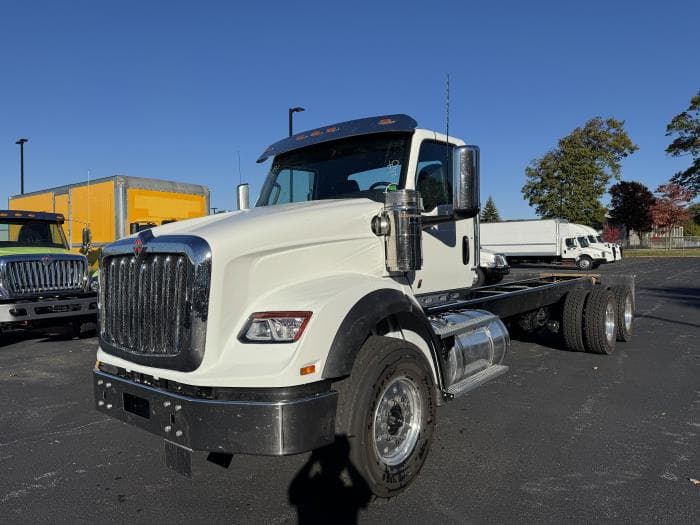 2026 International HX — photo 2