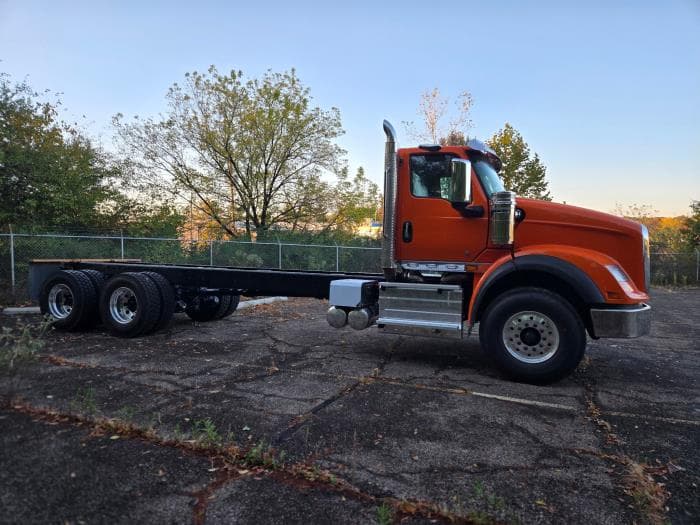 2026 International HX — photo 4