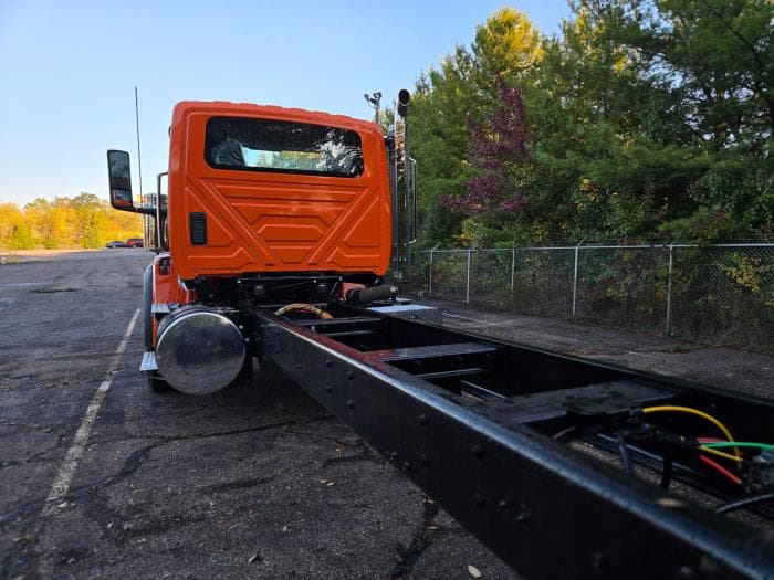 2026 International HX — photo 7