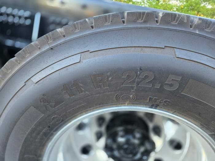 2026 International HX — photo 11