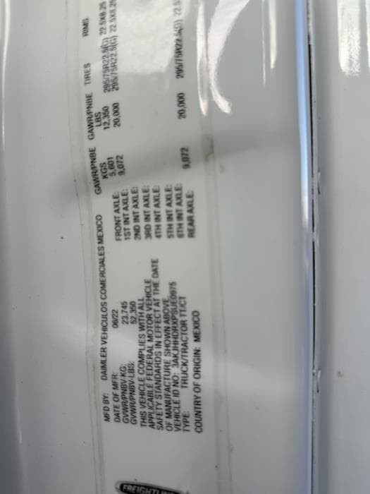 2023 Freightliner Cascadia — photo 10