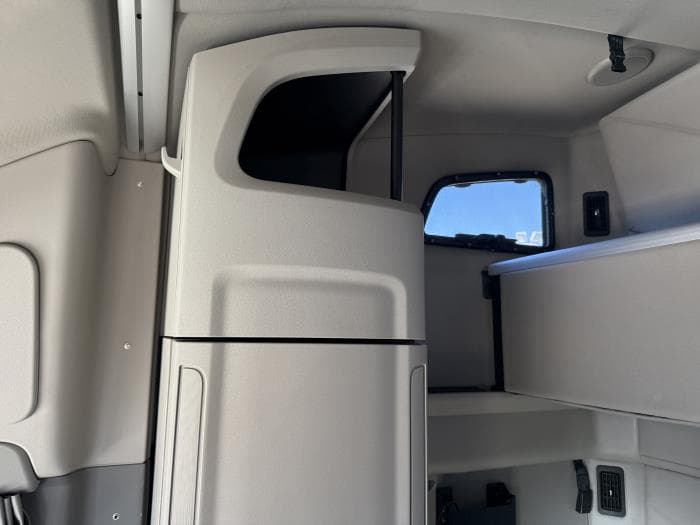 2021 Peterbilt 579 — photo 18