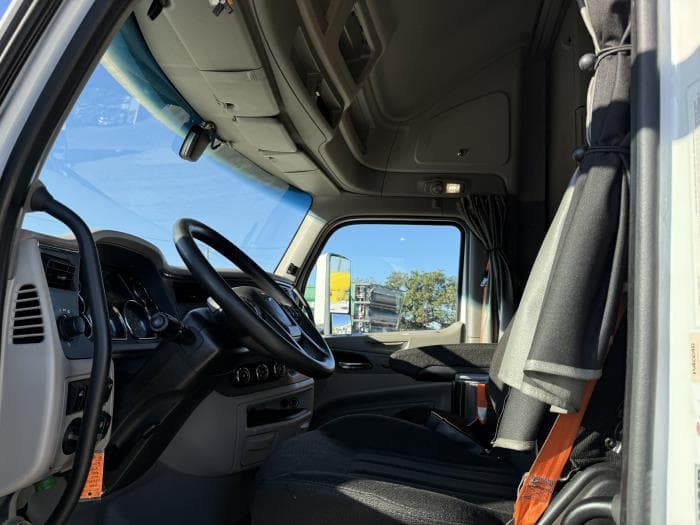 2021 Peterbilt 579 — photo 35