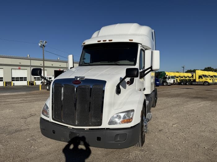 2021 Peterbilt 579 — photo 39
