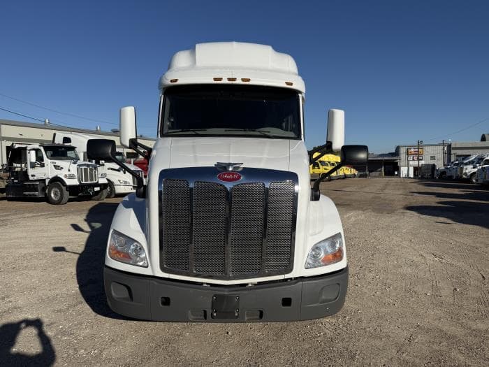 2021 Peterbilt 579 — photo 5