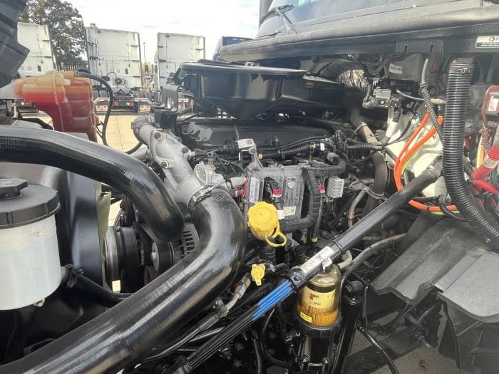 2021 International LT — photo 10