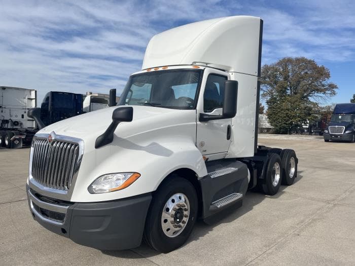 2021 International LT — photo 2