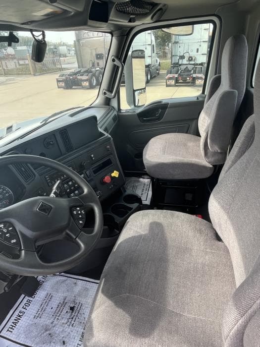 2021 International LT — photo 12