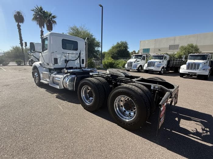 2023 Peterbilt 579 — photo 4