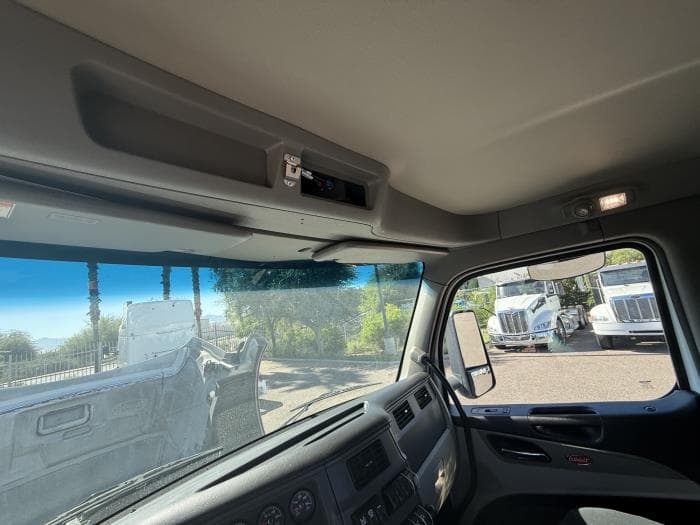 2023 Peterbilt 579 — photo 17